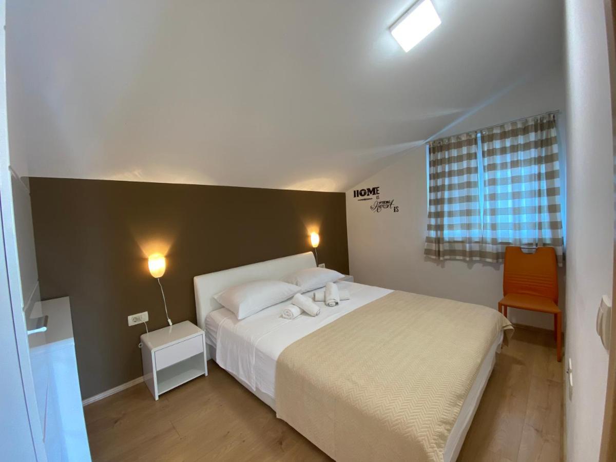 Apartment A&a *